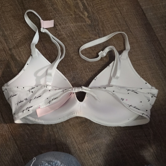Victoria's Secret White and Black Script Bra Padded No Wire. - Picture 3 of 3